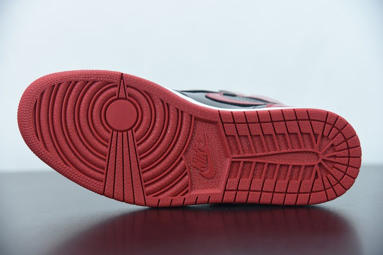 Air Jordan 1 Retro High OG Patent Bred