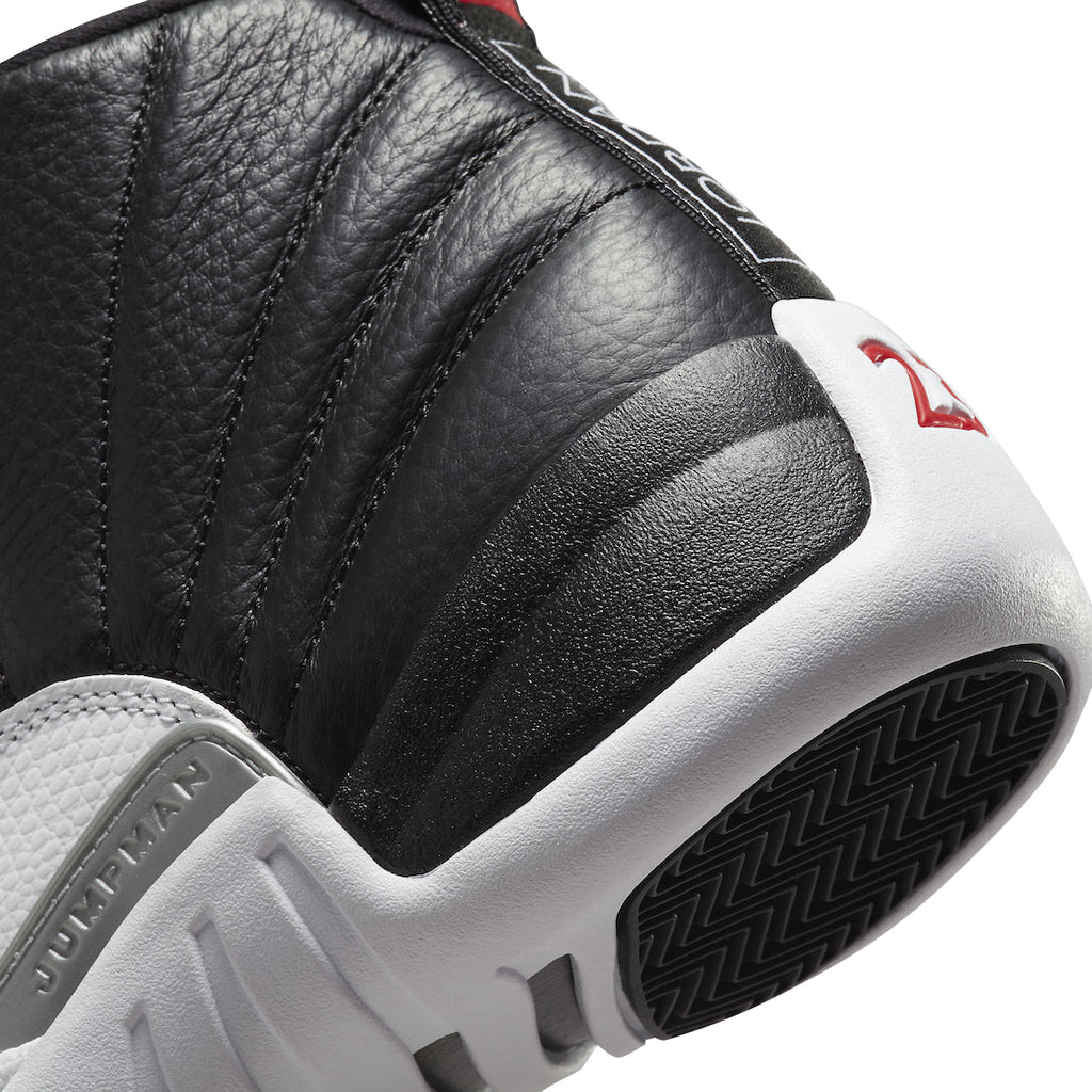 Air Jordan 12 Playoffs 2022