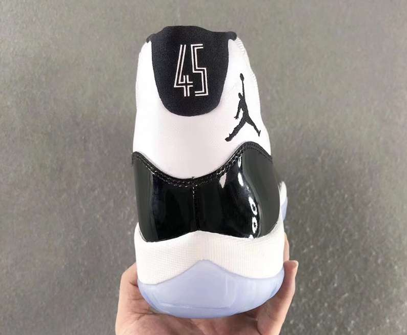 Air Jordan 11 Concord