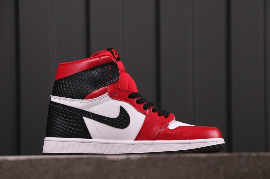 Air Jordan 1 Retro High OG Satin Snake Chicage